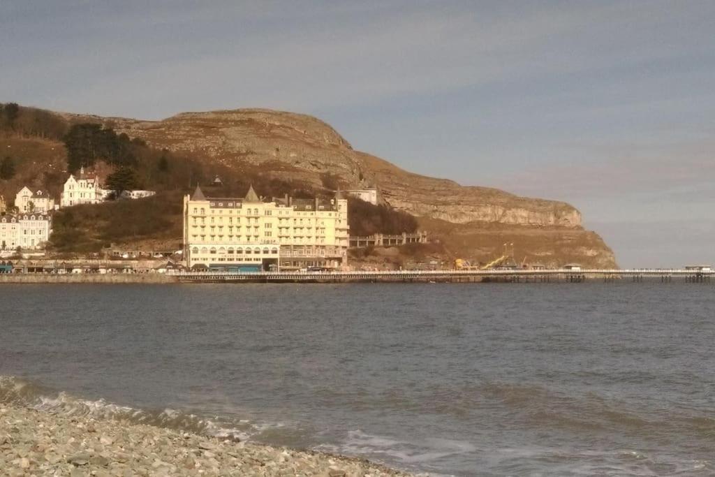 Spacious Cosy Apartment Llandudno Esterno foto